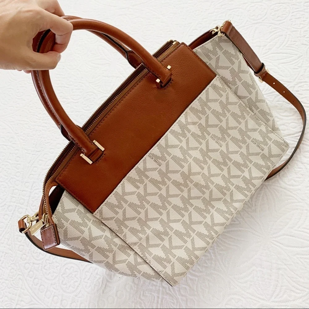 Michael Kors Hudson Satchel, Signature Logo Vanilla /‎ Acorn